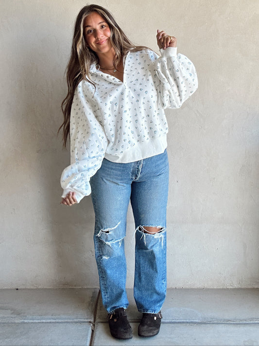 Kaylani Sweatshirt in White Floral
