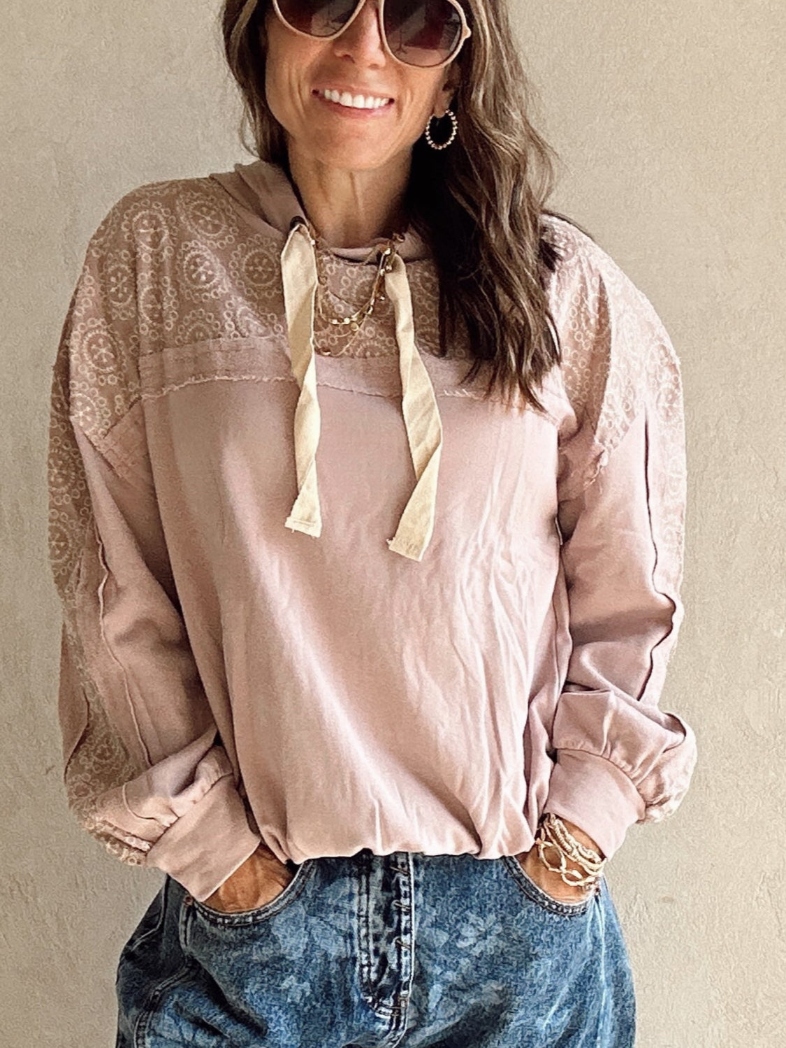 Taryn Emboridered Shoulder Hoodie in Light Mauve