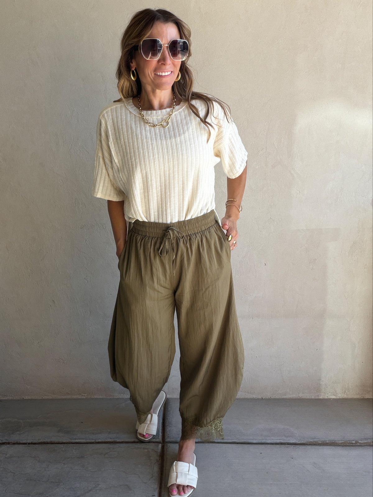 Bella Lace Detailed Pants in Olive