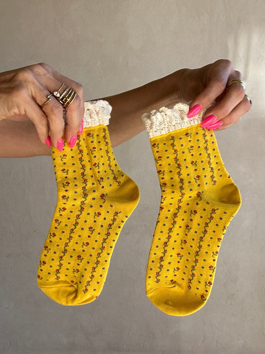 Ruffle Knit Ankle Socks in Mustard