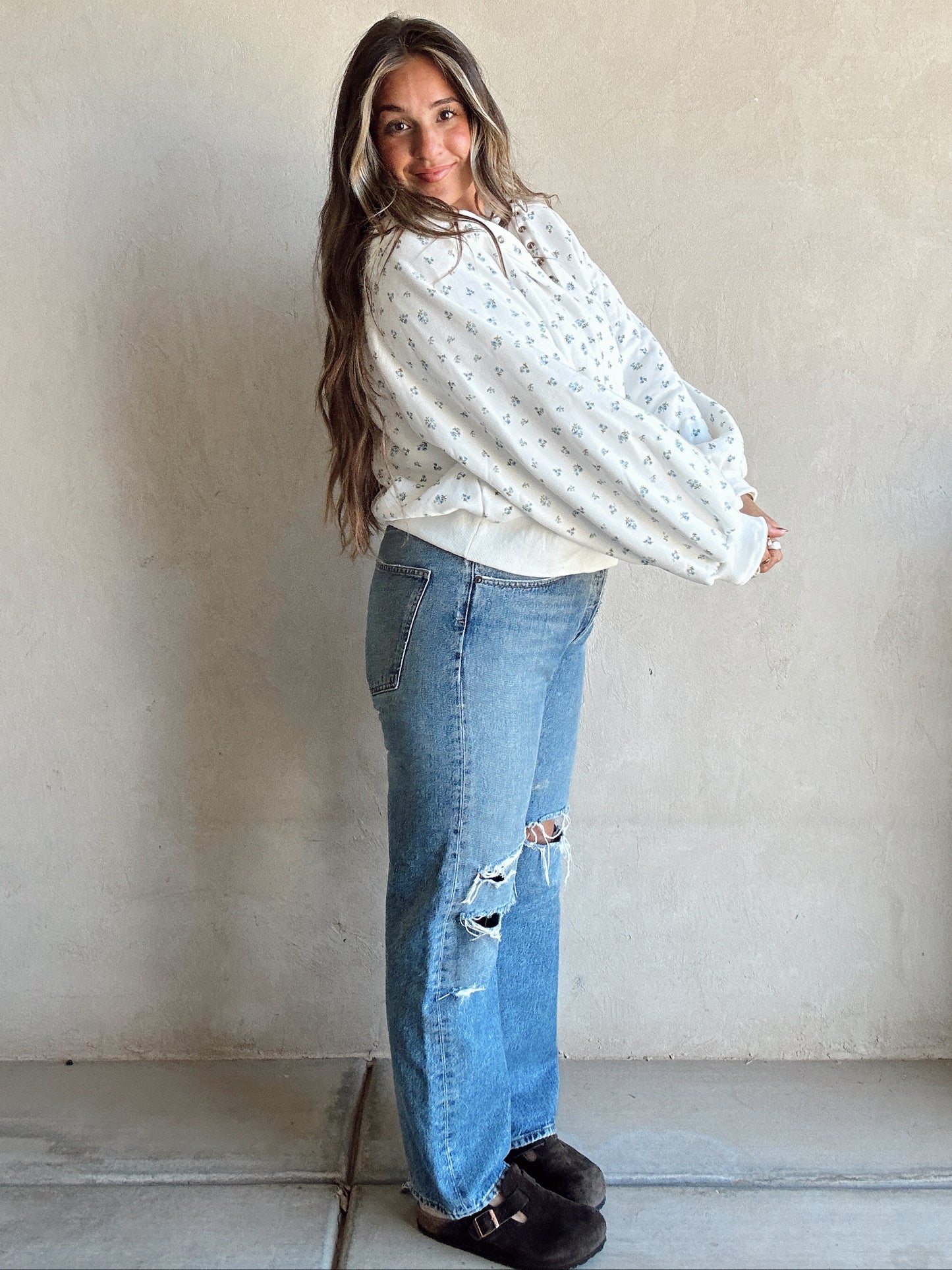 Kaylani Sweatshirt in White Floral