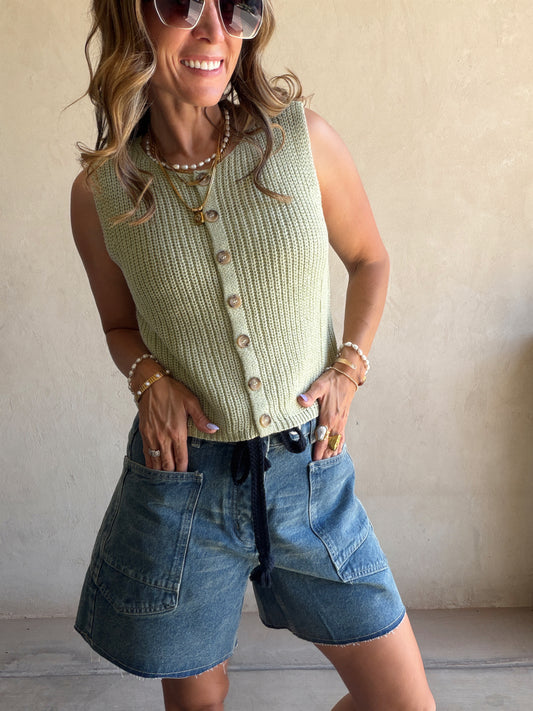 Kendra Barrel Shorts in Medium Wash