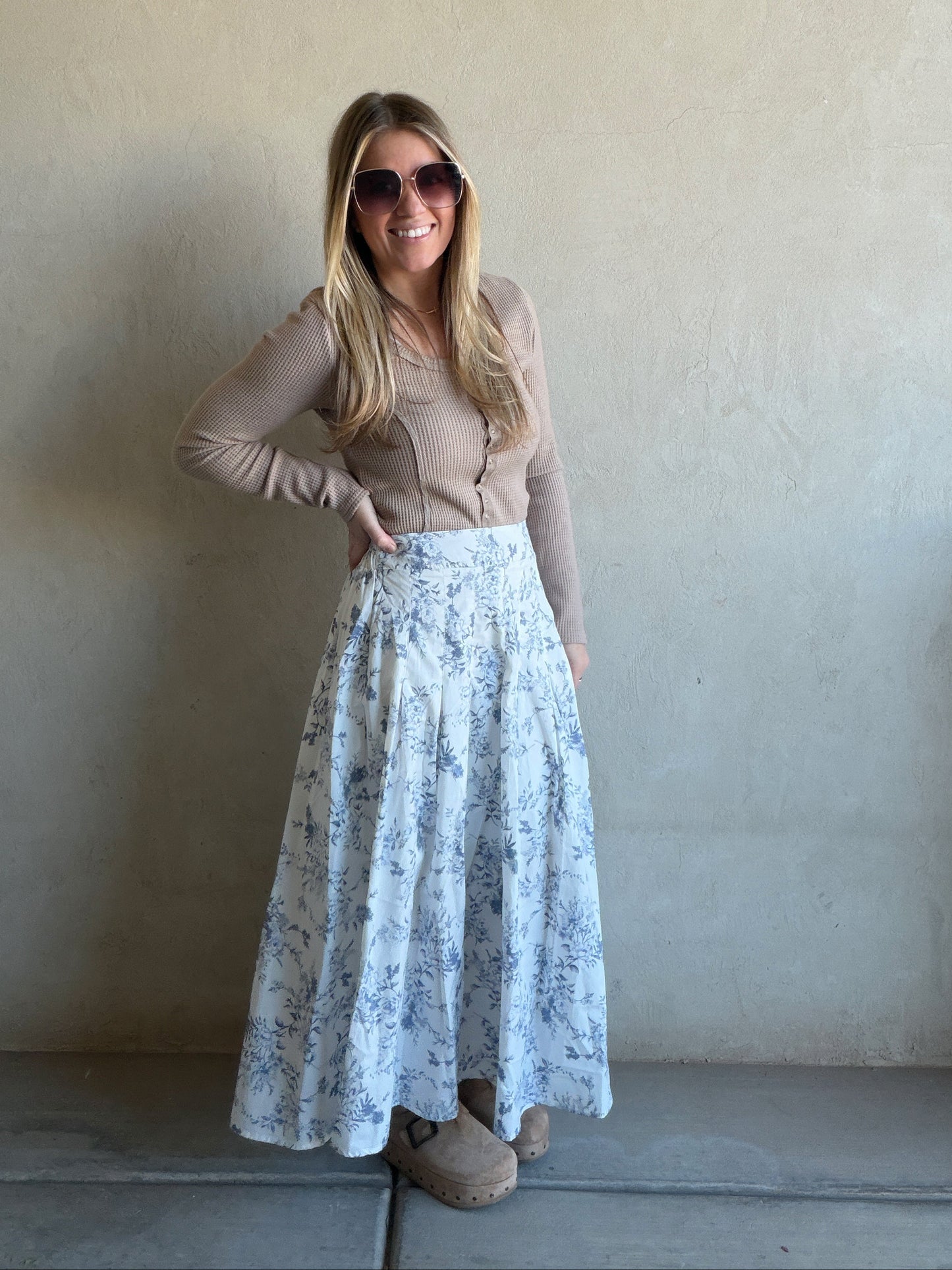 Floral Toile Pleated Skirt in White & Blue