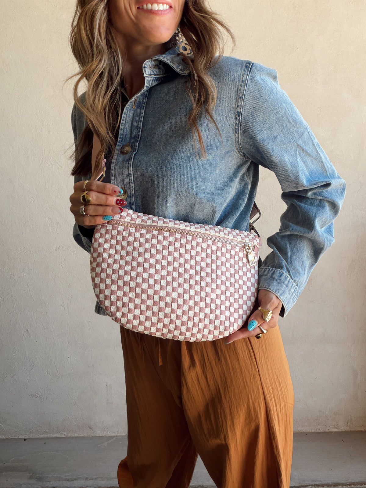Betty Crossbody Bag in Pink & White