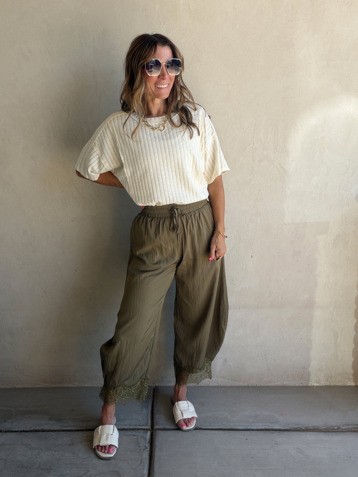 Bella Lace Detailed Pants in Olive