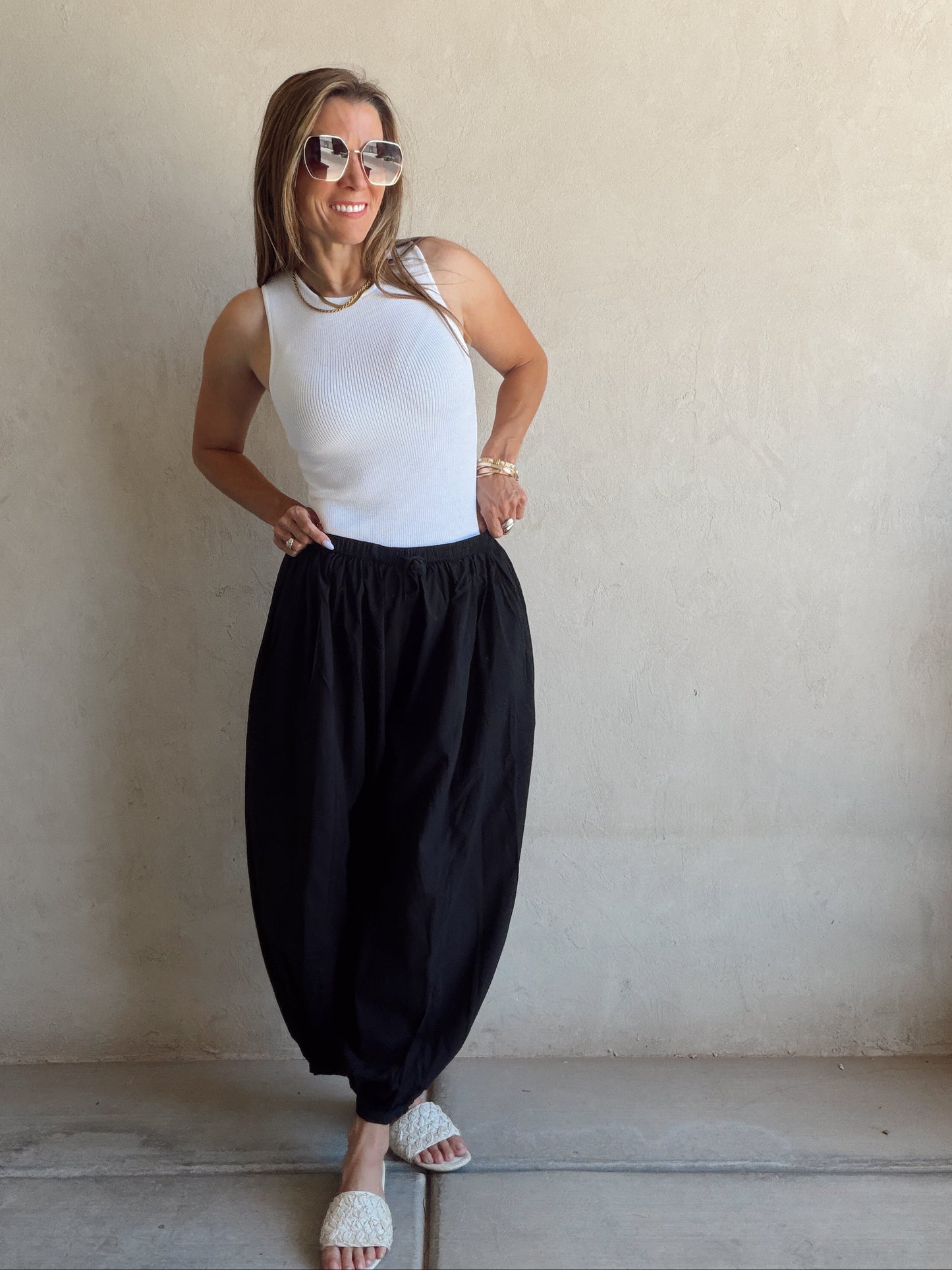 Tara Flowy Parachute Pants in Black