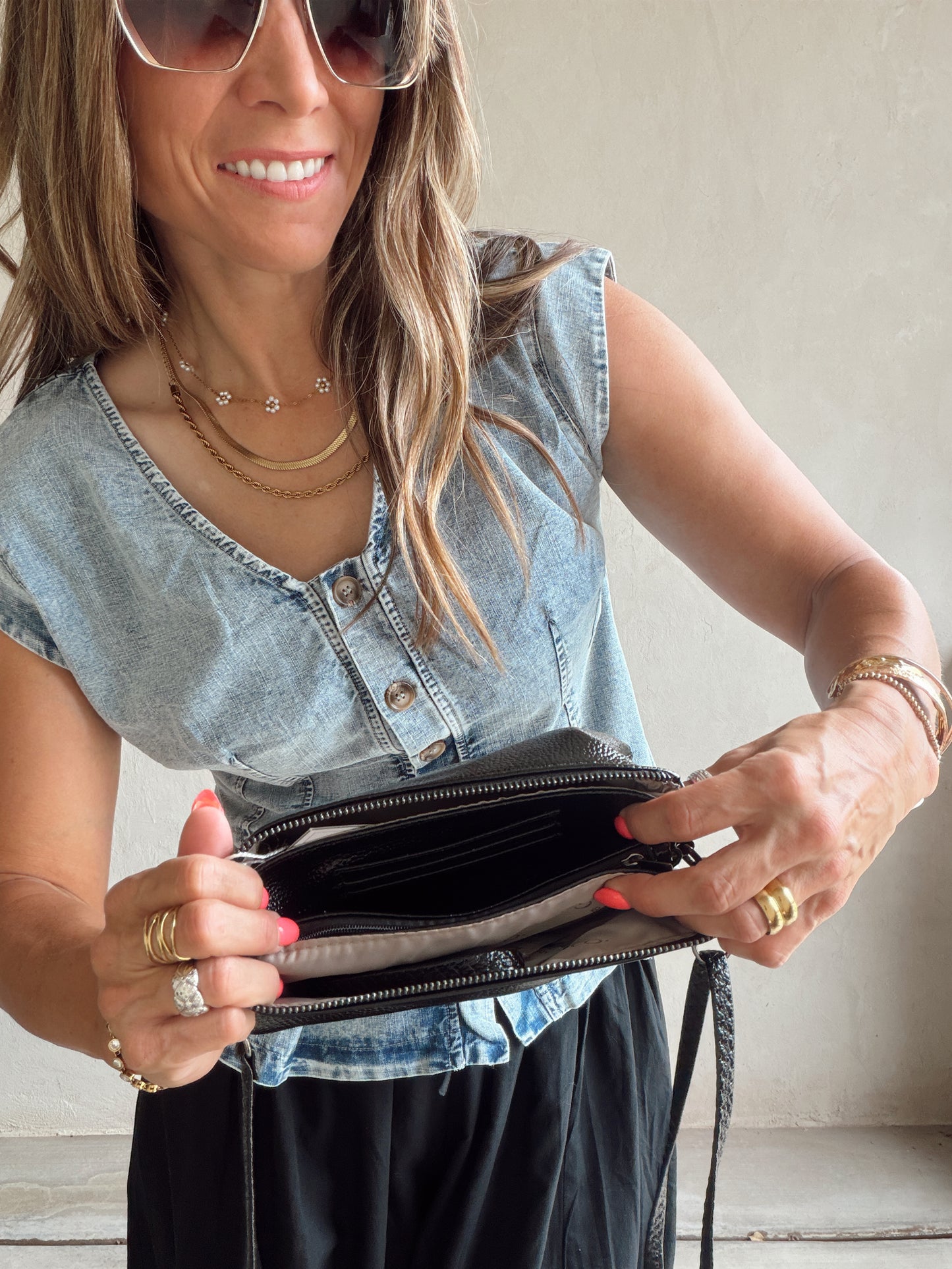 Saree Crossbody Purse in Black