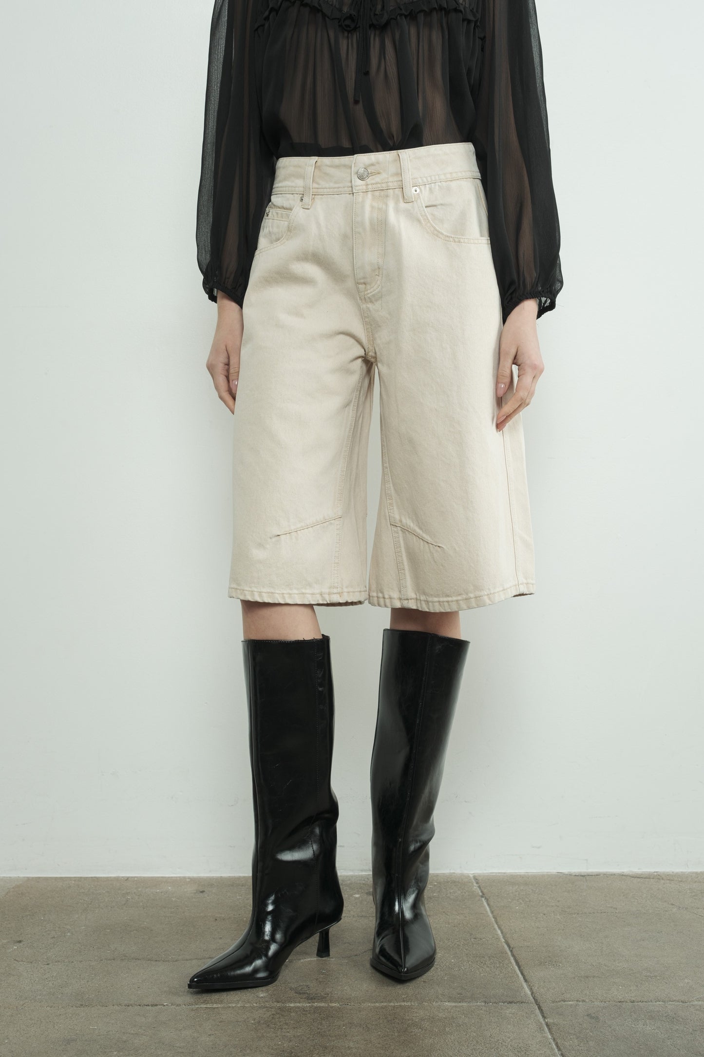 Bailey Bermudas in Cream