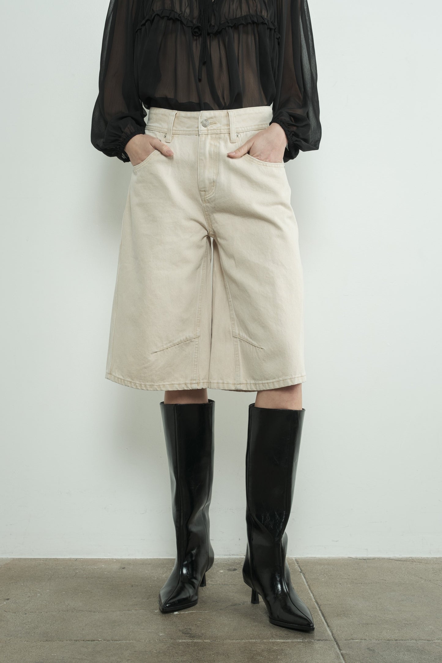 Bailey Bermudas in Cream