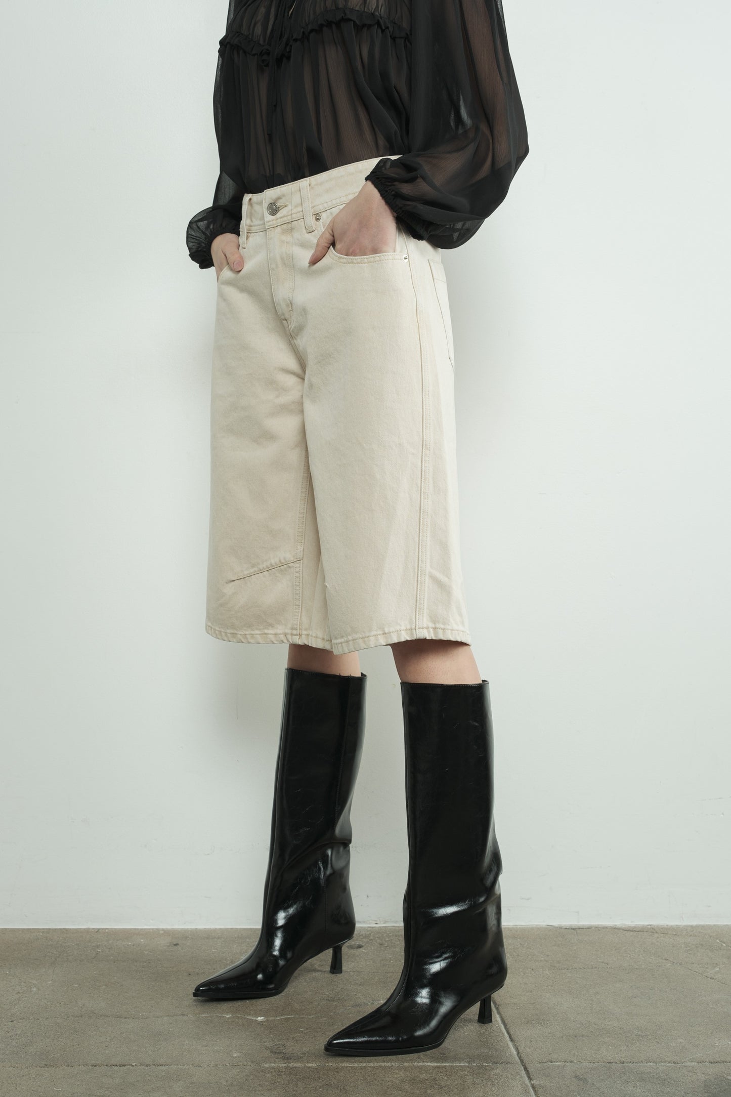 Bailey Bermudas in Cream