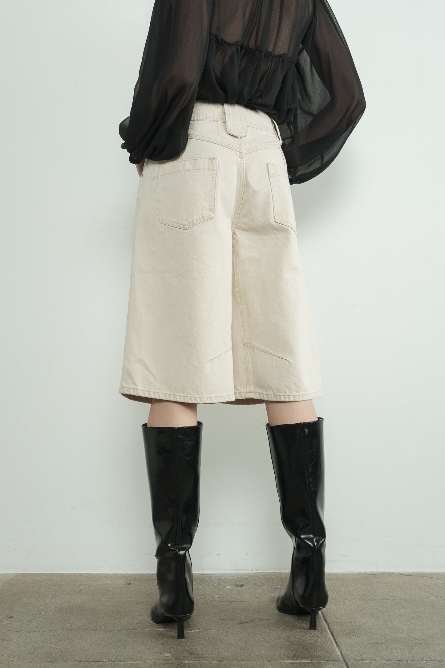 Bailey Bermudas in Cream