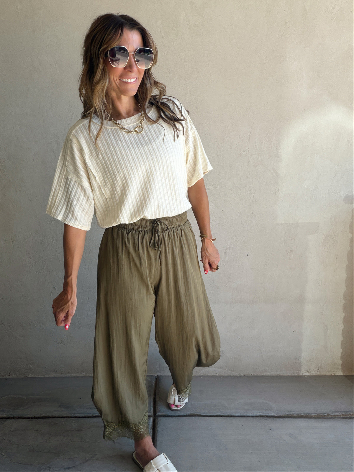 Bella Lace Detailed Pants in Olive