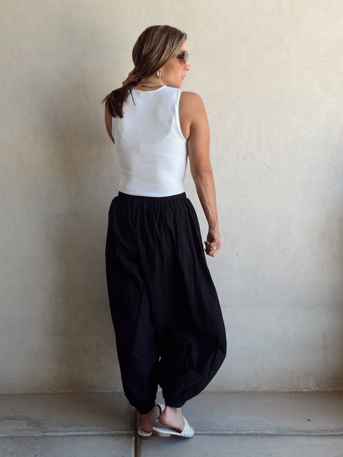 Tara Flowy Parachute Pants in Black