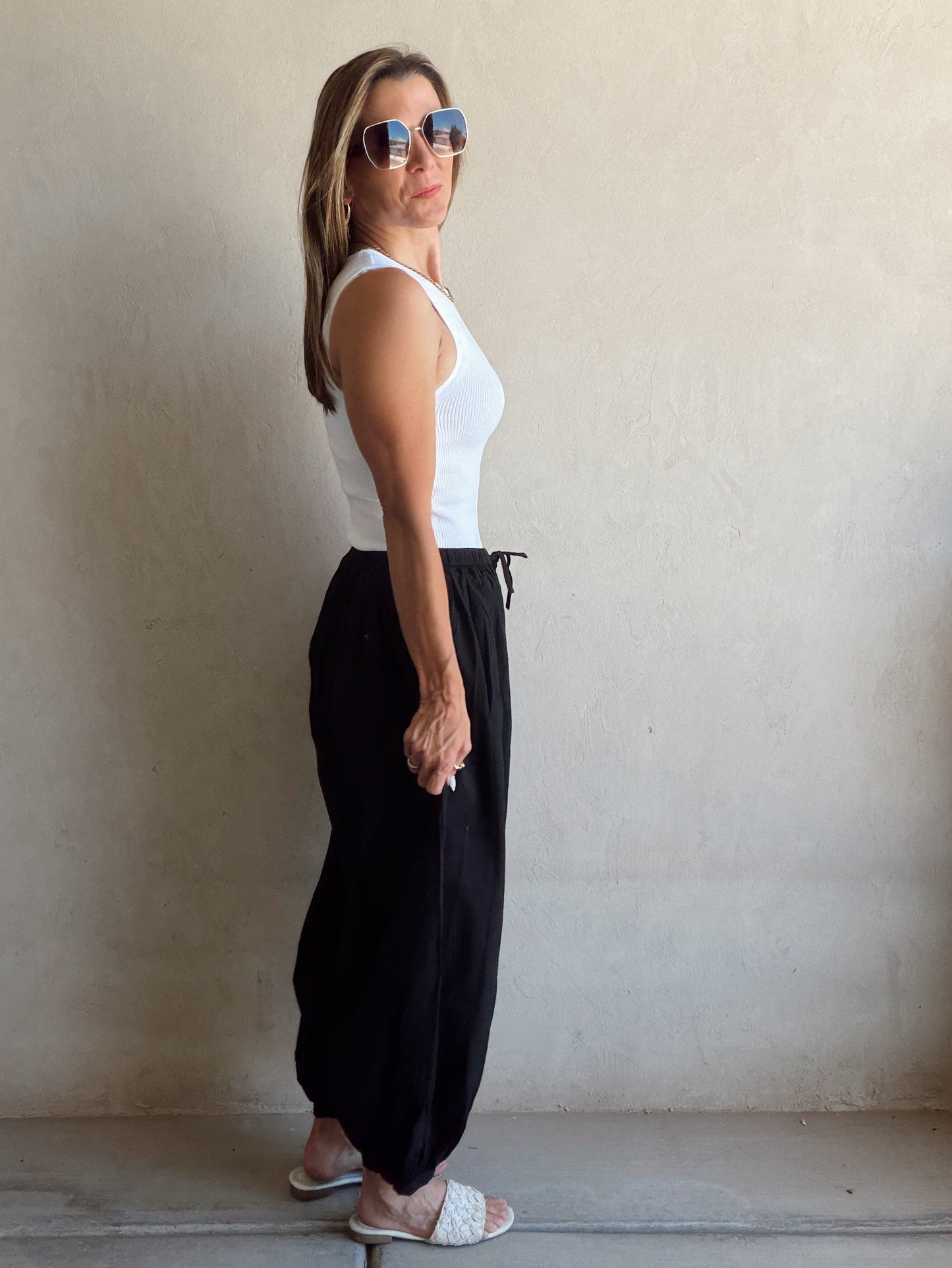 Tara Flowy Parachute Pants in Black