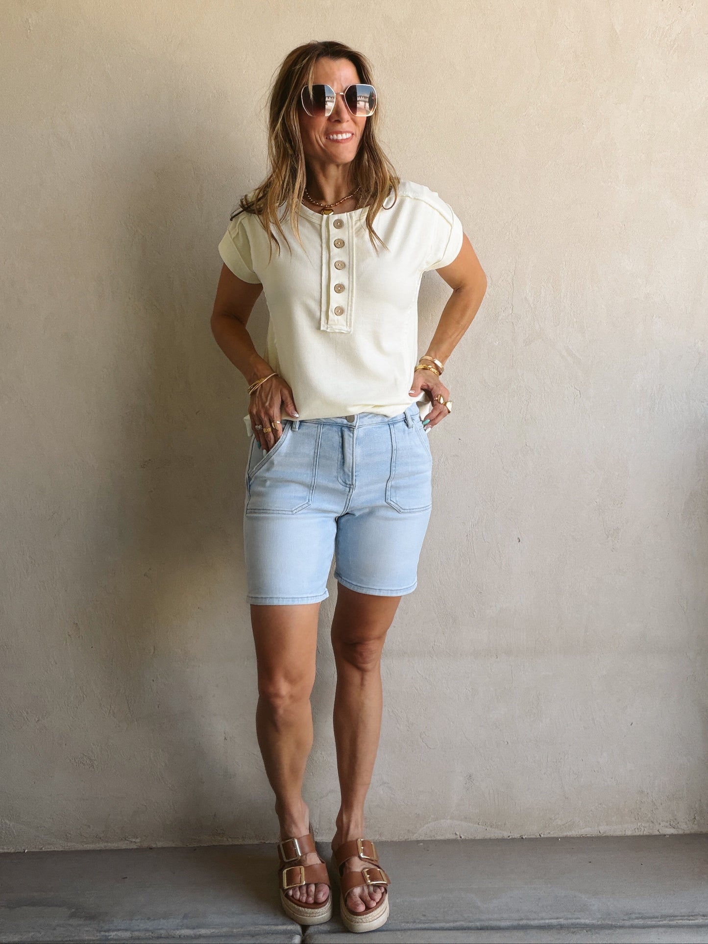 Chelsey Shorts in Light Wash