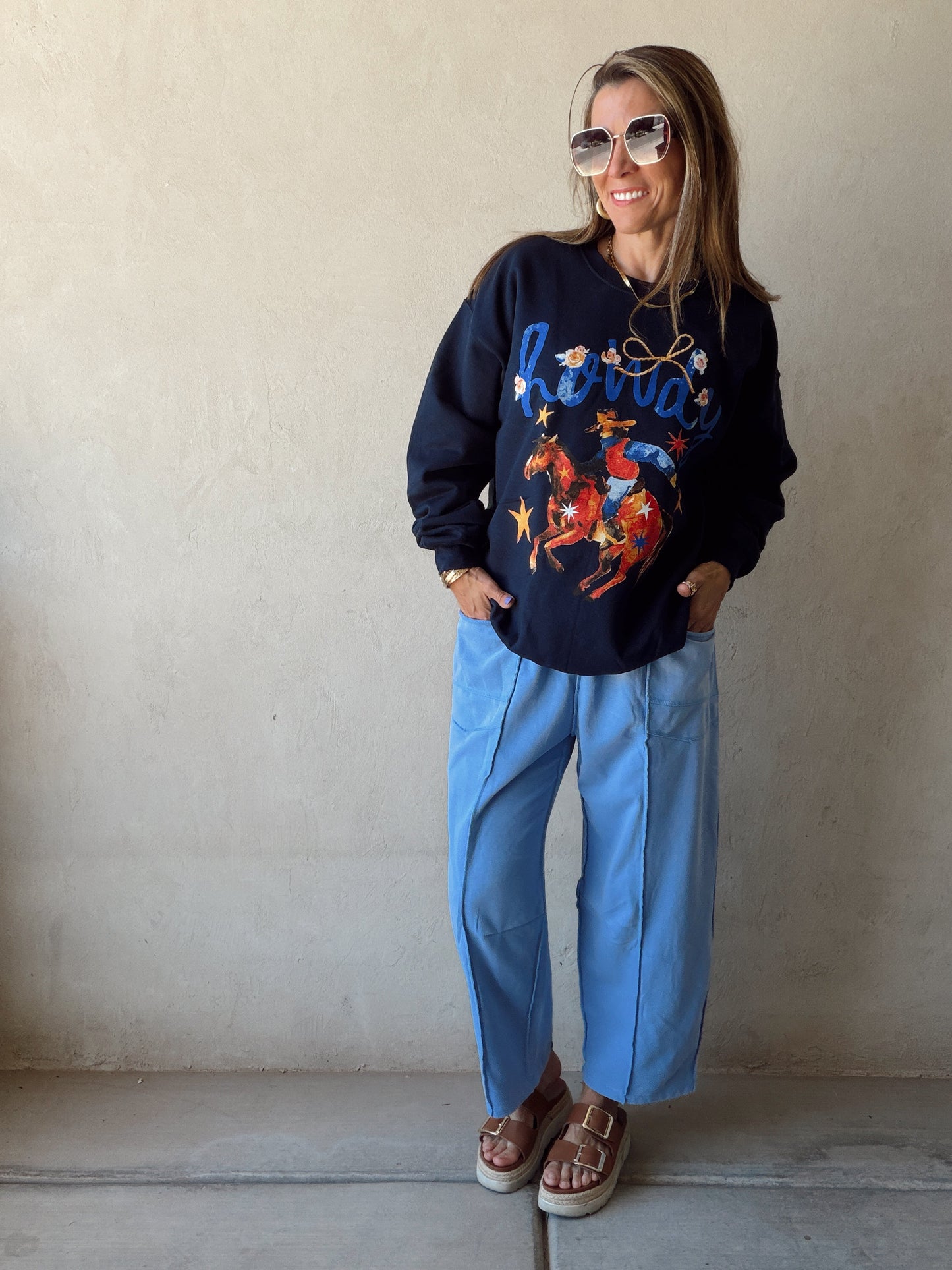 Howdy Sweatshirt in Navy