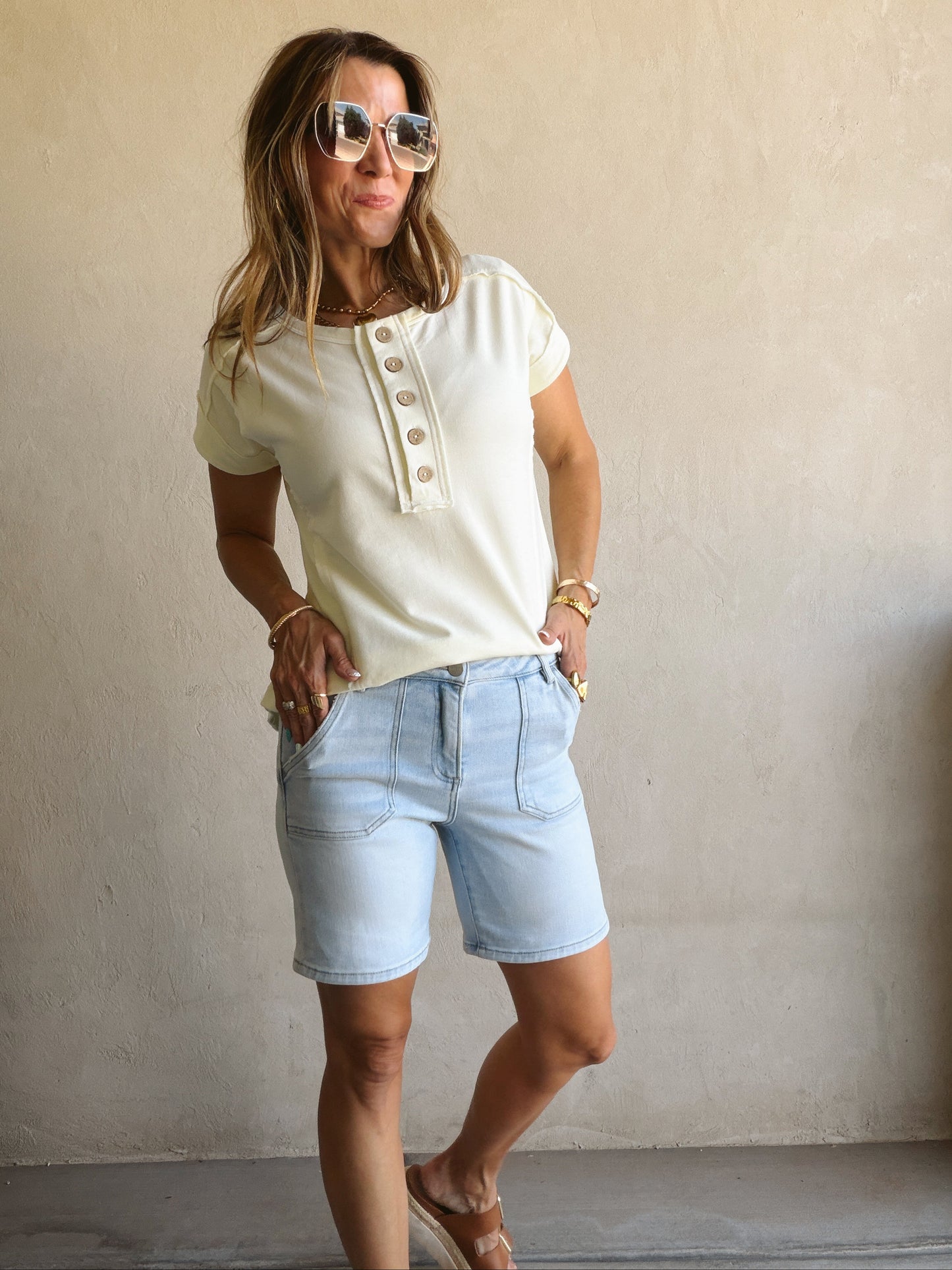 Chelsey Shorts in Light Wash