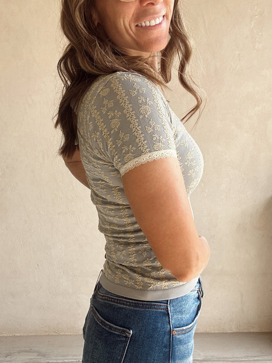 Janella Scoop Neck Tee in Dolphin Gray