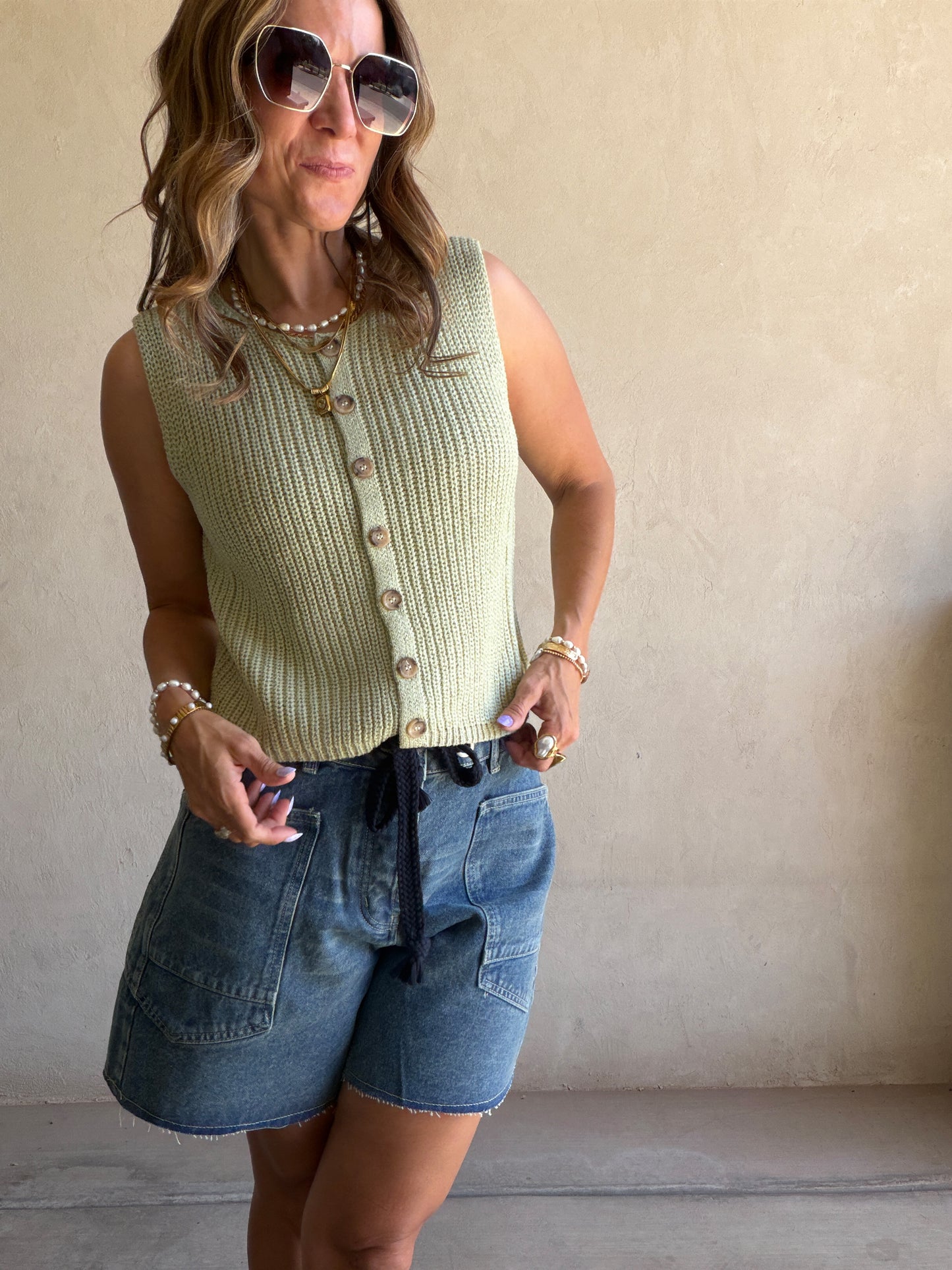 Kendra Barrel Shorts in Medium Wash