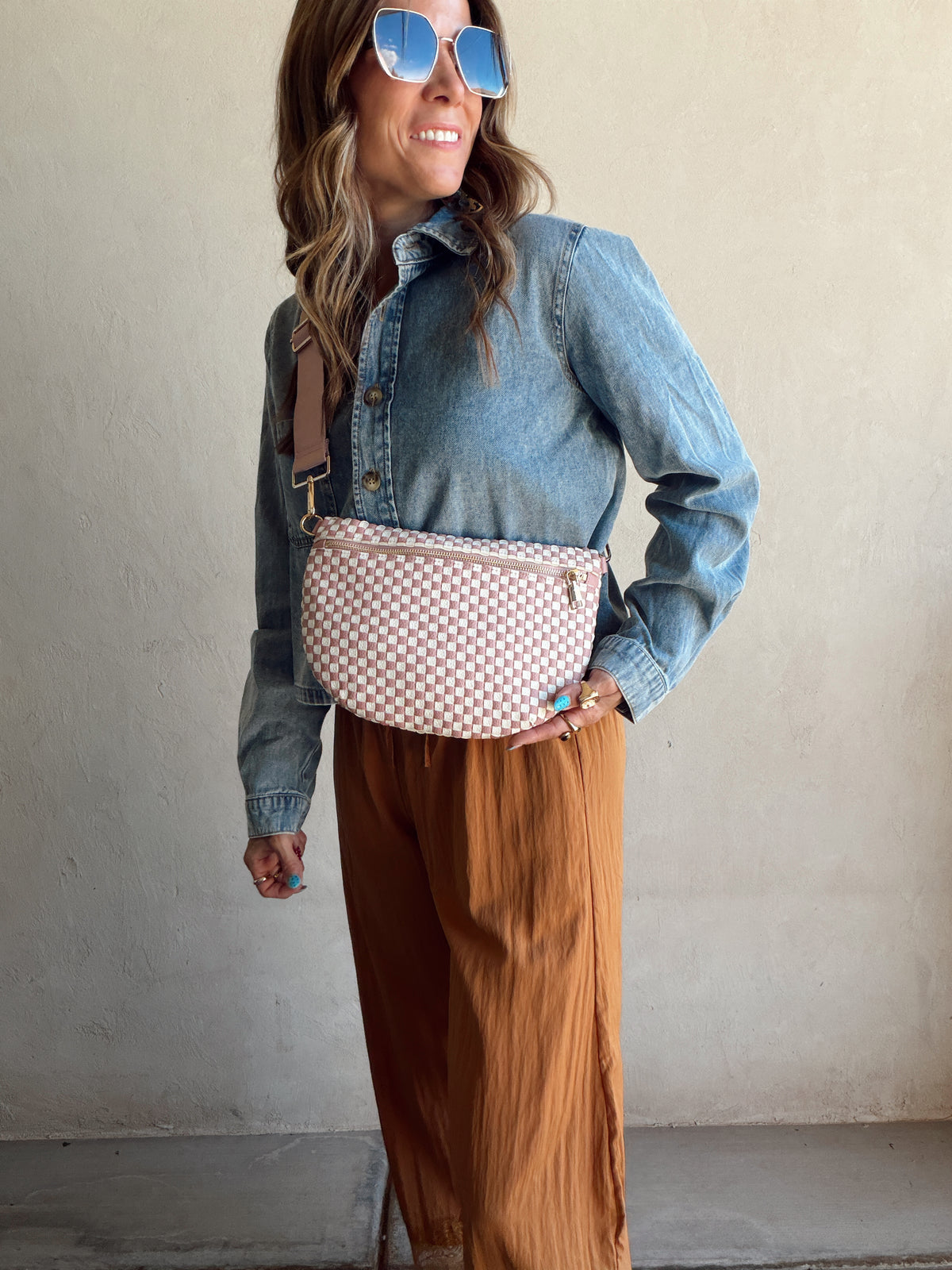 Betty Crossbody Bag in Pink & White