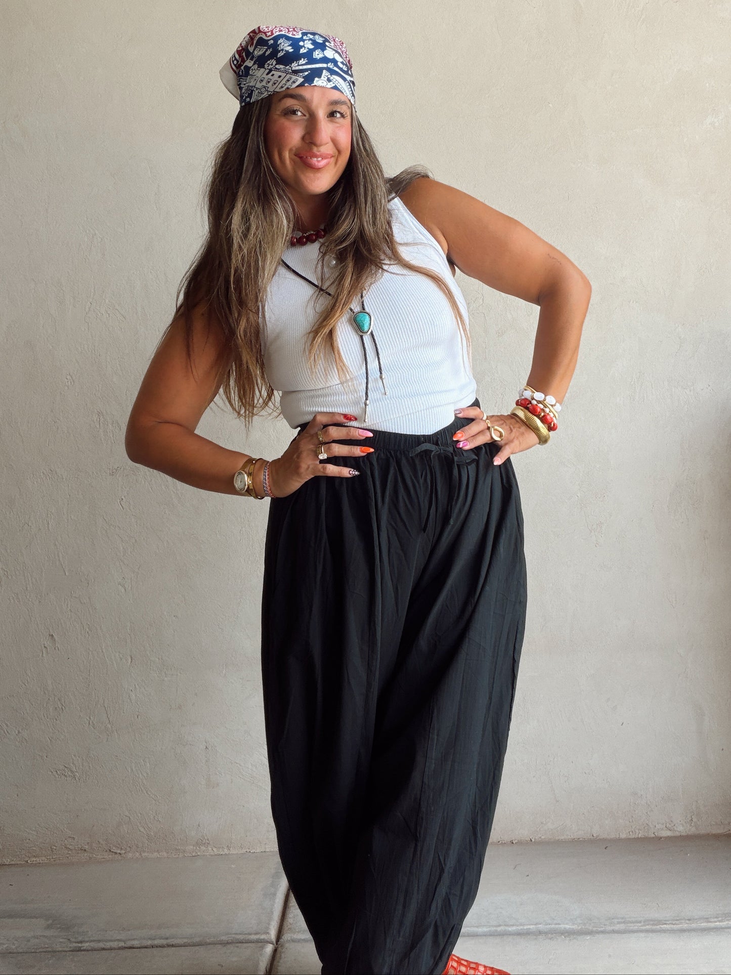 Tara Flowy Parachute Pants in Black