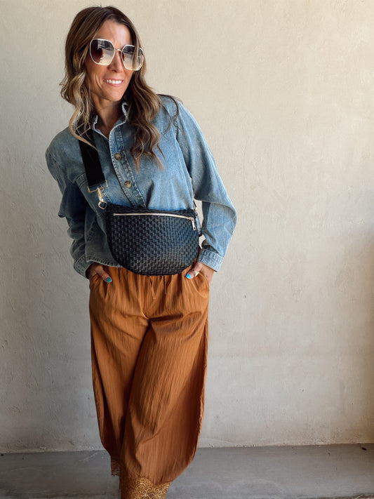 Betty Crossbody Bag in Black