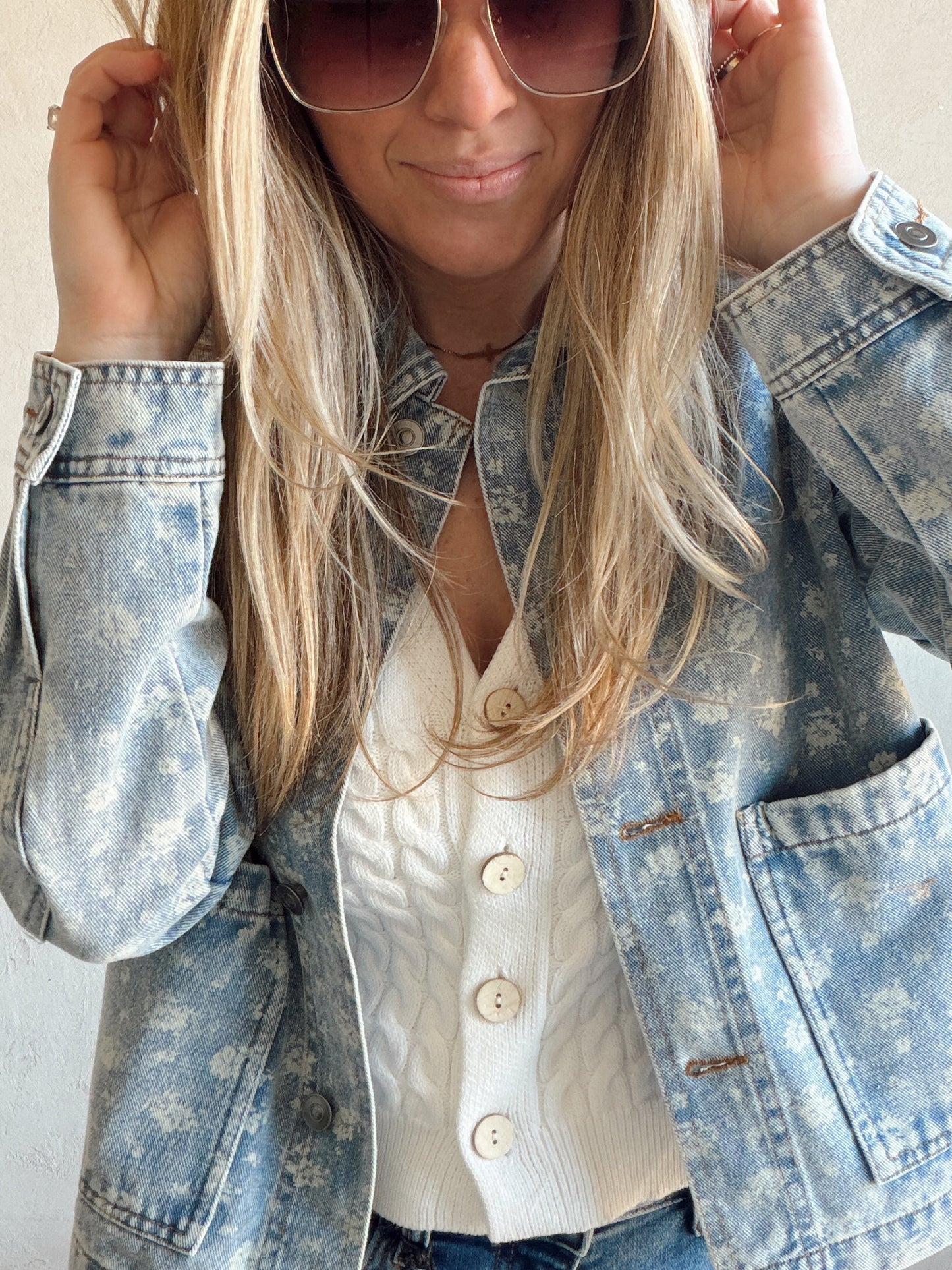 Capri V-Neck Vest in White