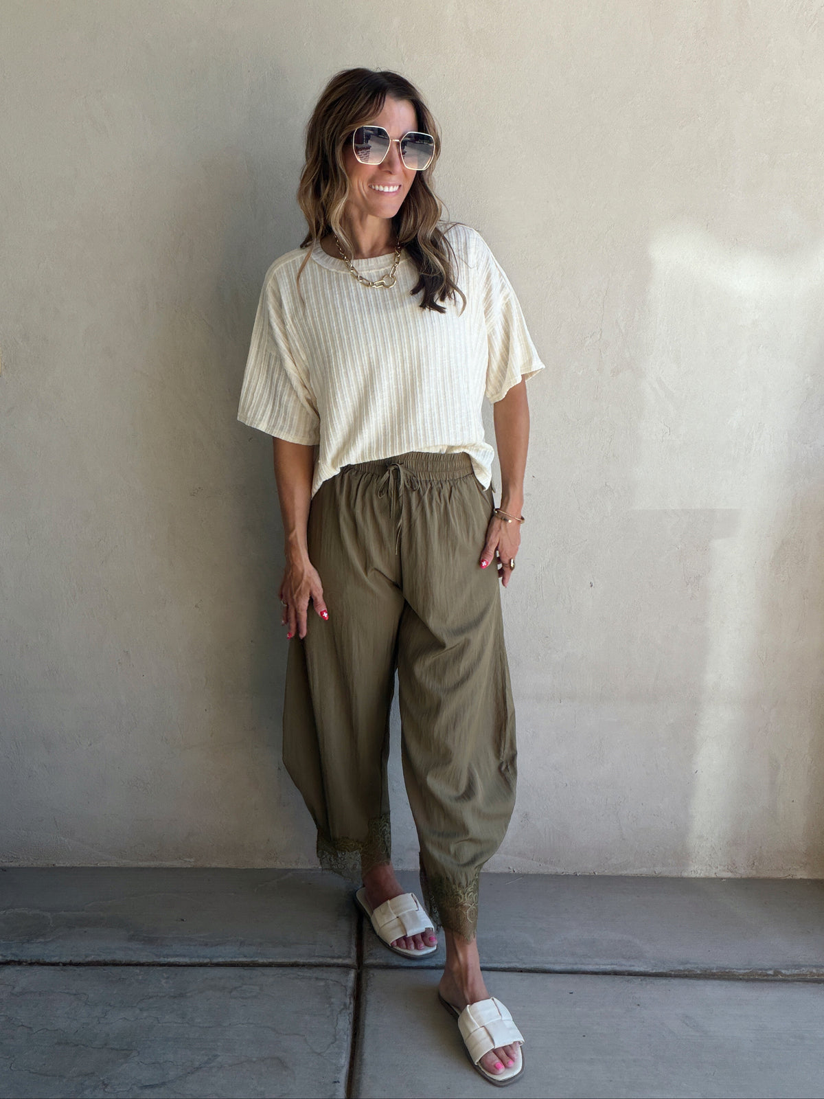 Bella Lace Detailed Pants in Olive