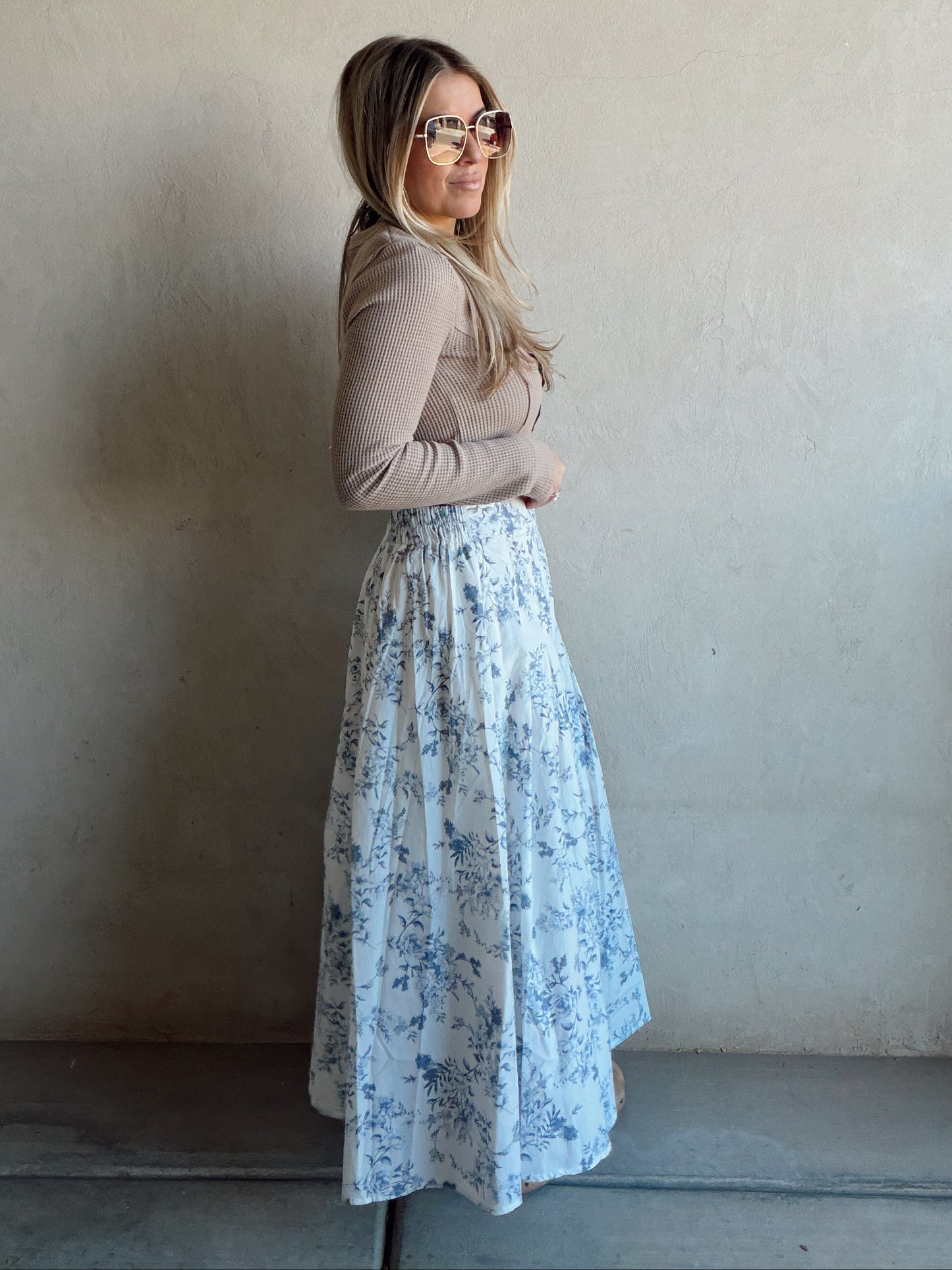 Floral Toile Pleated Skirt in White & Blue