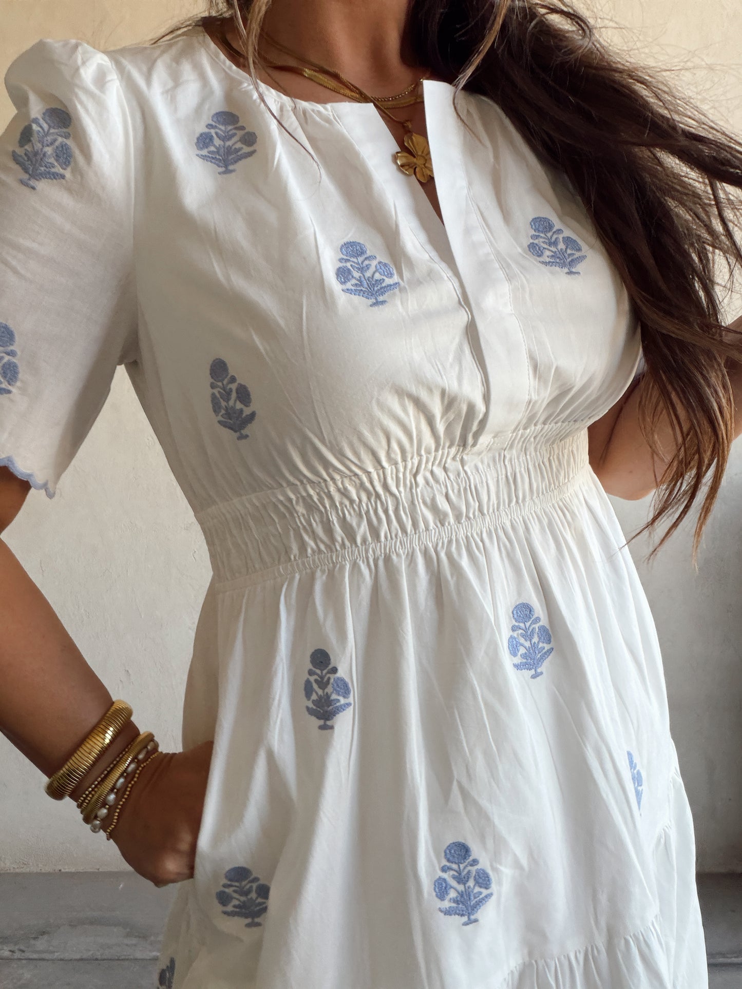 Perry Floral Dress in White & Blue