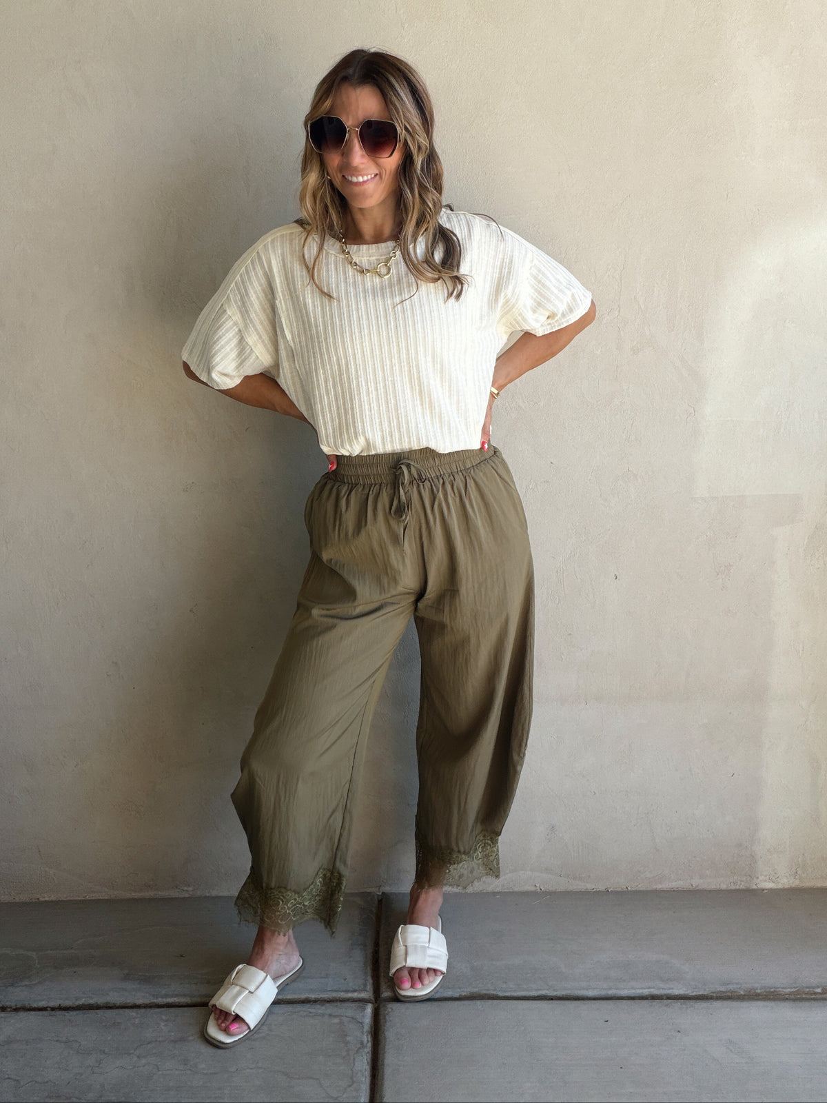 Bella Lace Detailed Pants in Olive