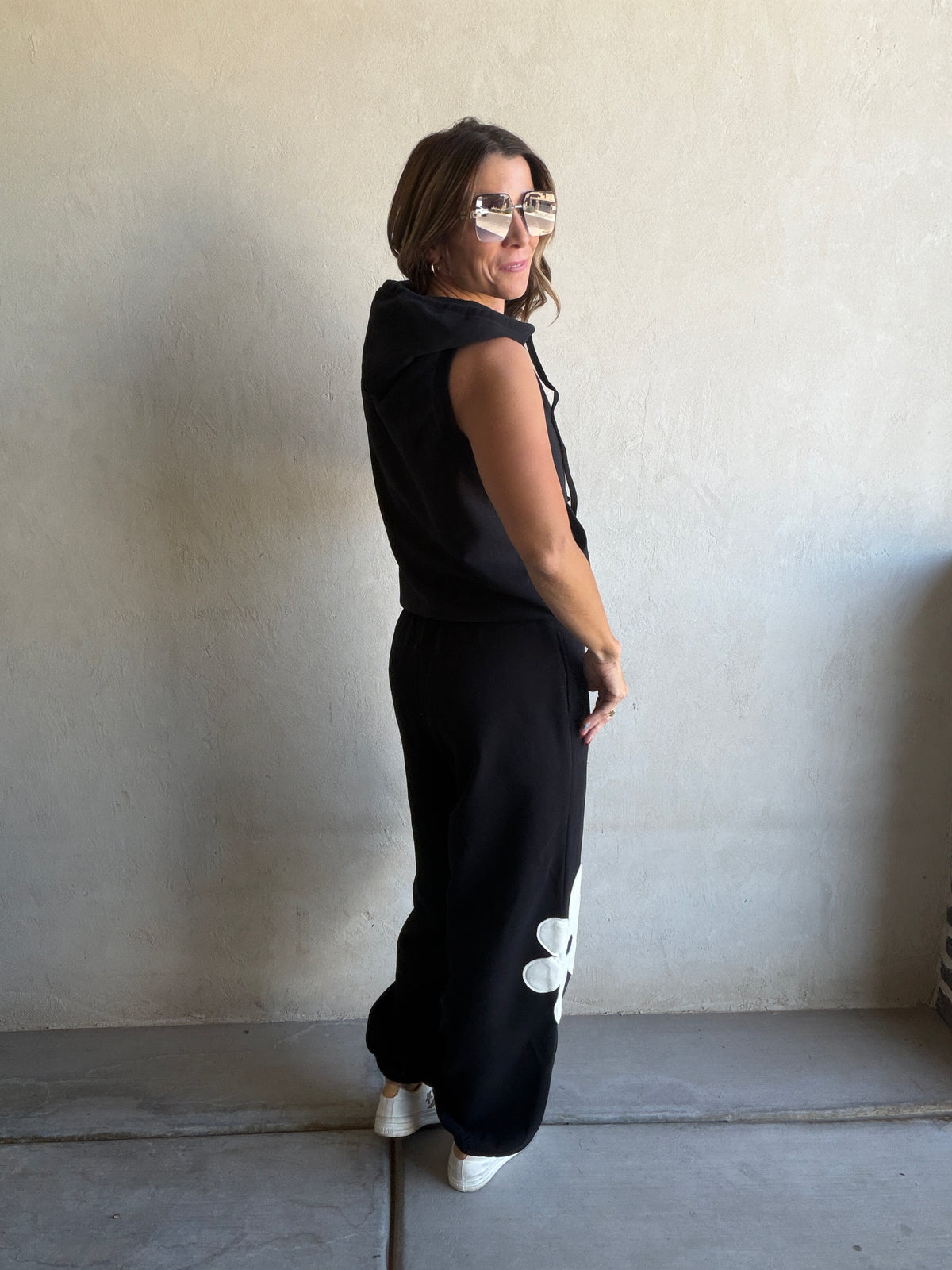 Flower Set in Black