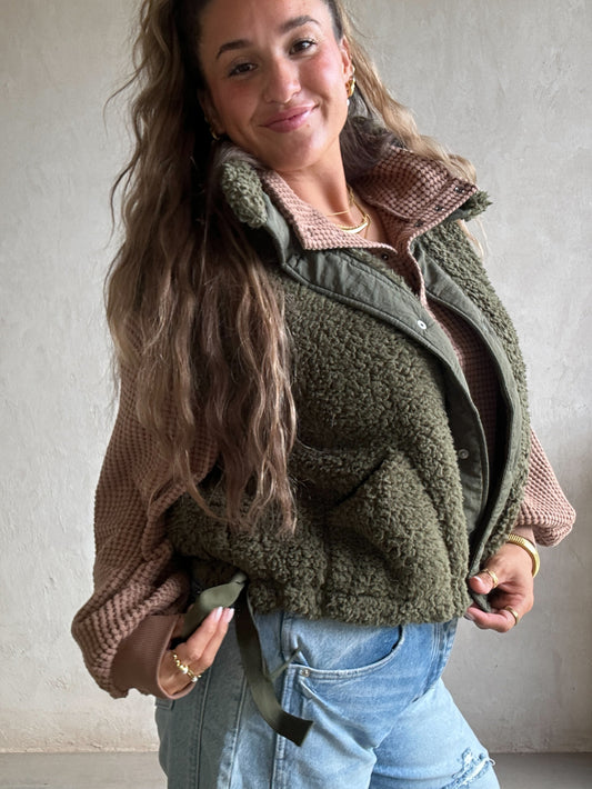 Karissa Sherpa Vest in Olive