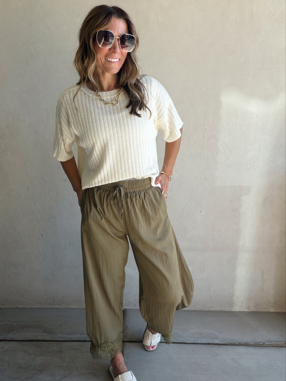 Bella Lace Detailed Pants in Olive
