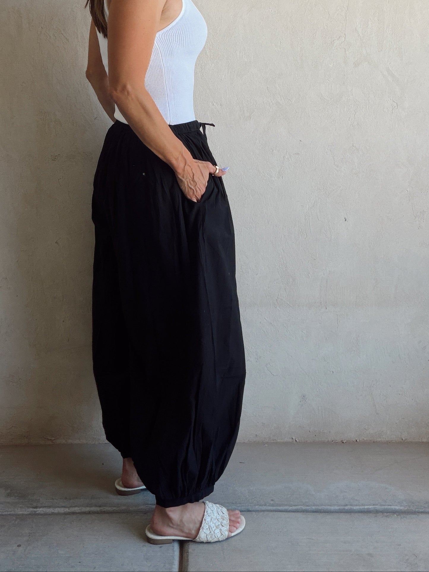 Tara Flowy Parachute Pants in Black