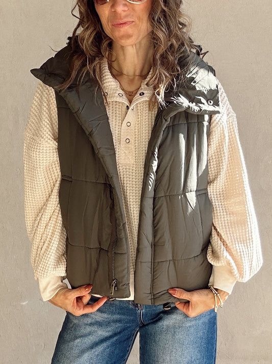 Liz Puffer Vest in Dark Olive