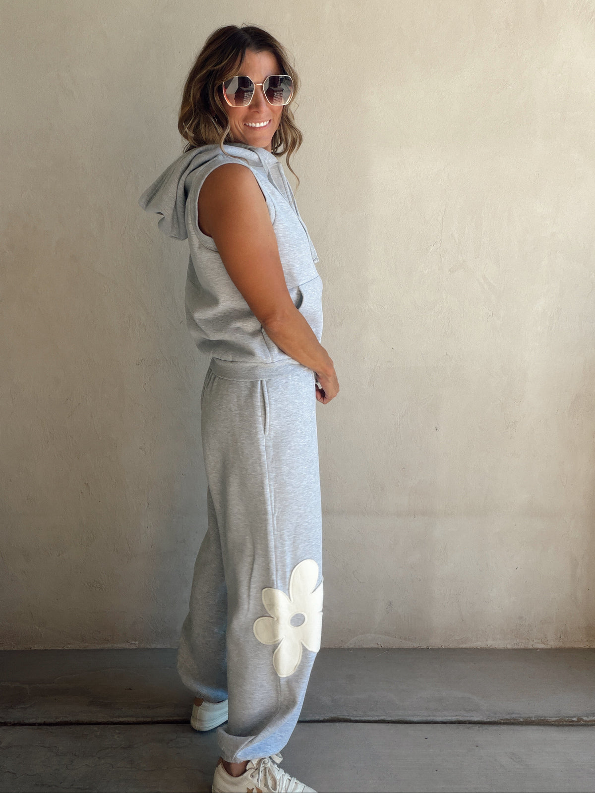 Flower Set in Heather Gray & Cream