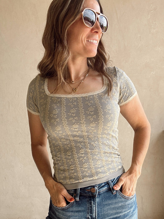 Janella Scoop Neck Tee in Dolphin Gray