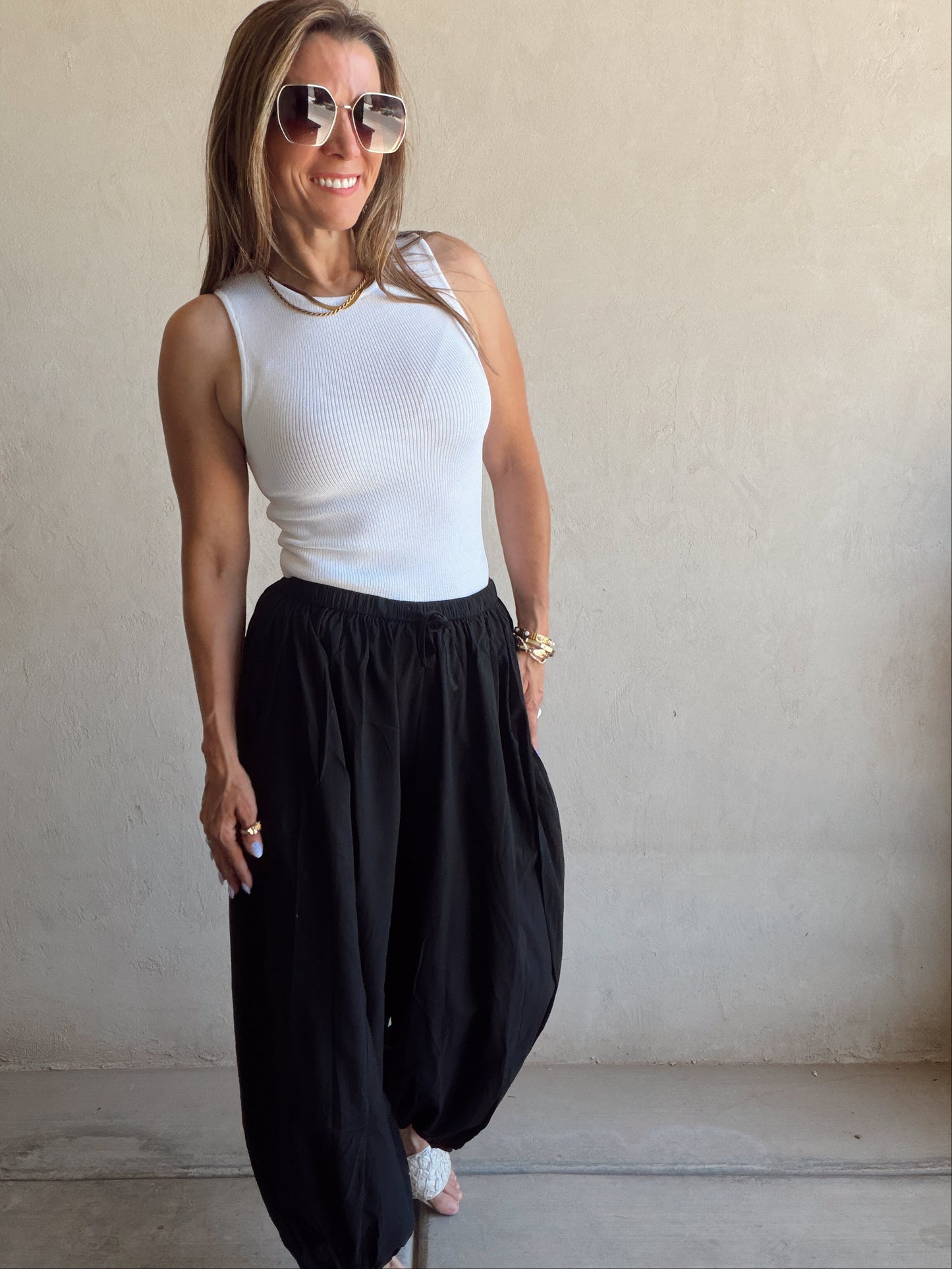 Tara Flowy Parachute Pants in Black