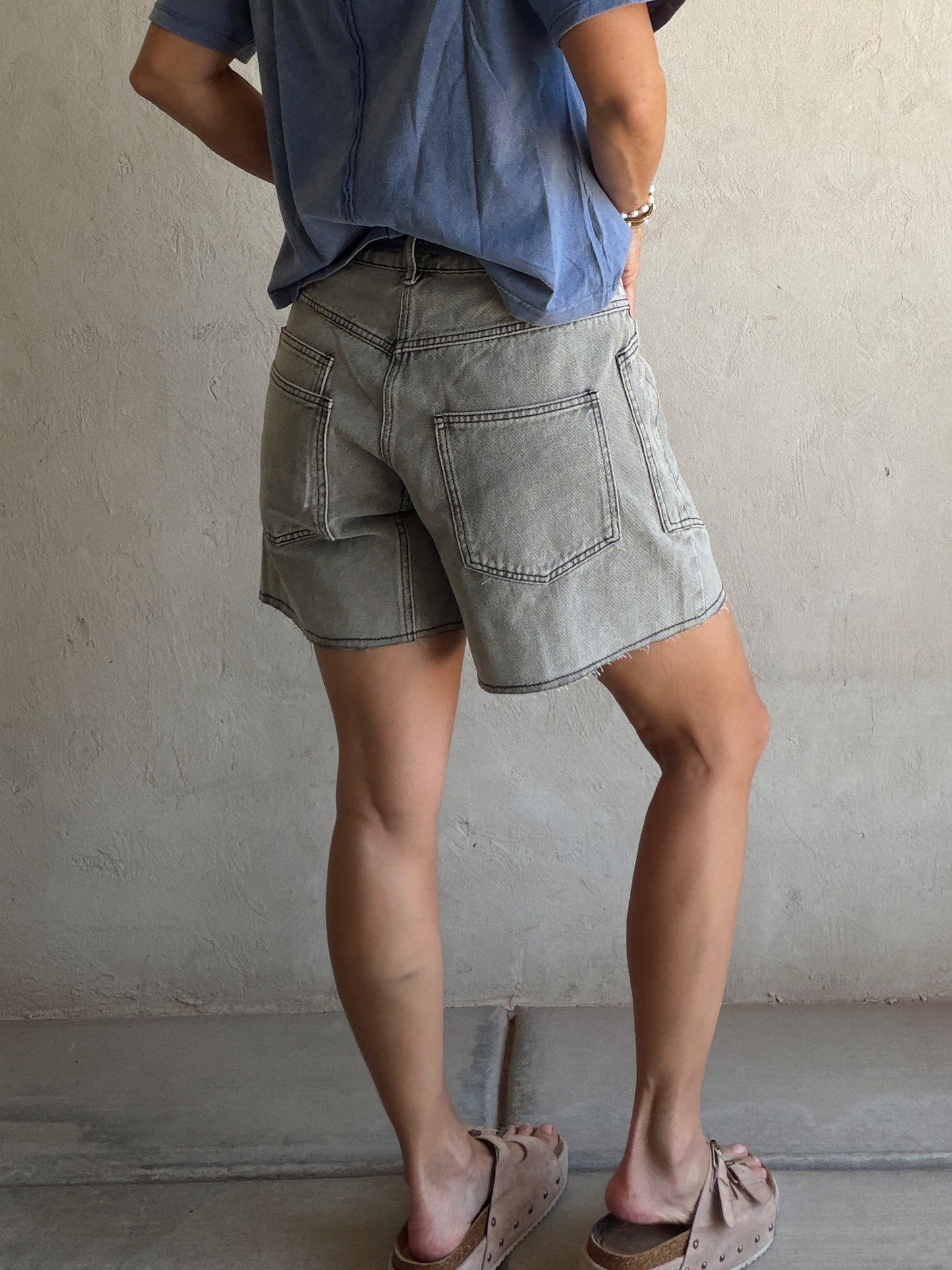 Kendra Barrel Shorts in Gray
