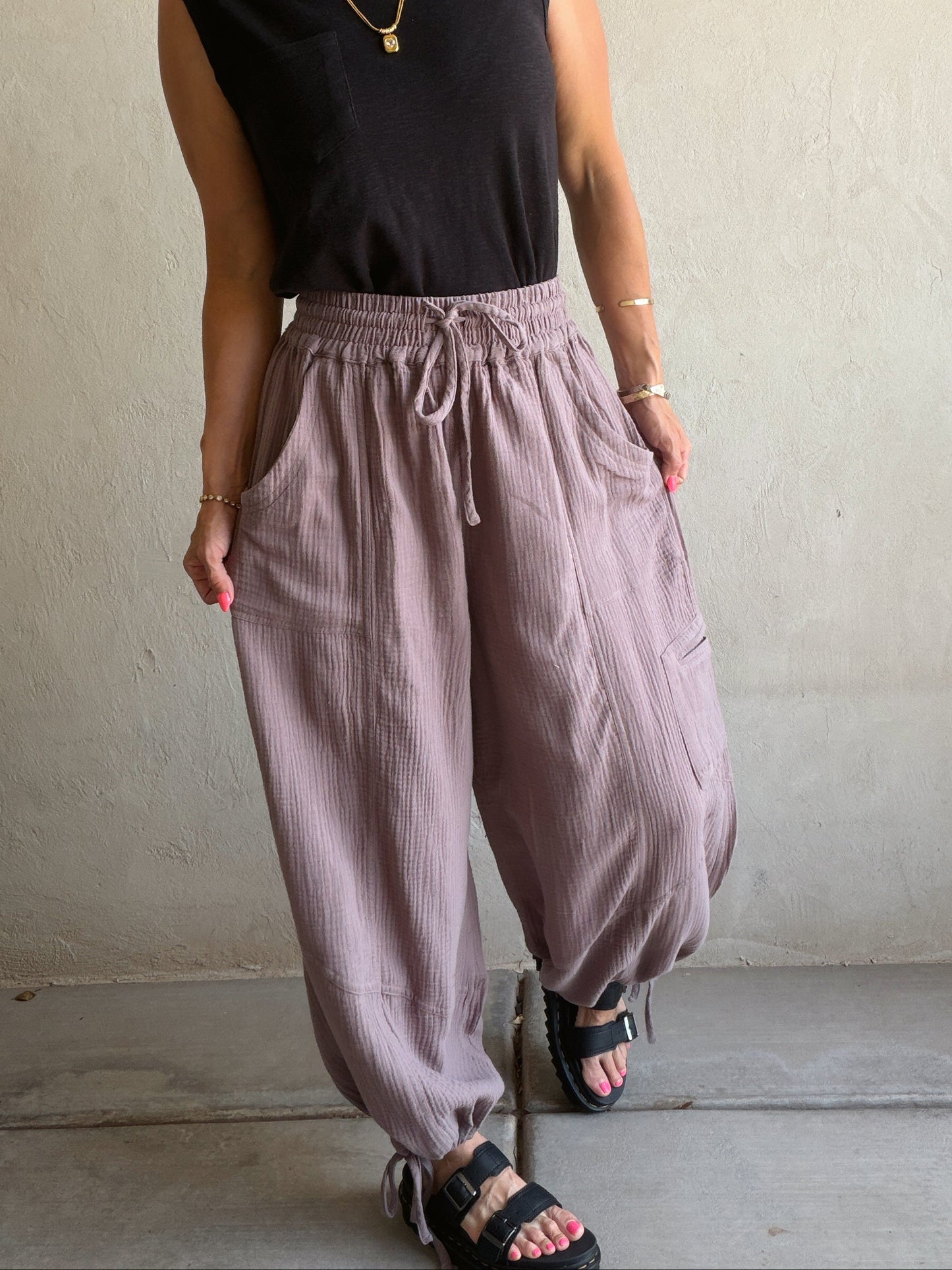 Leila Pants in Dark Lilac