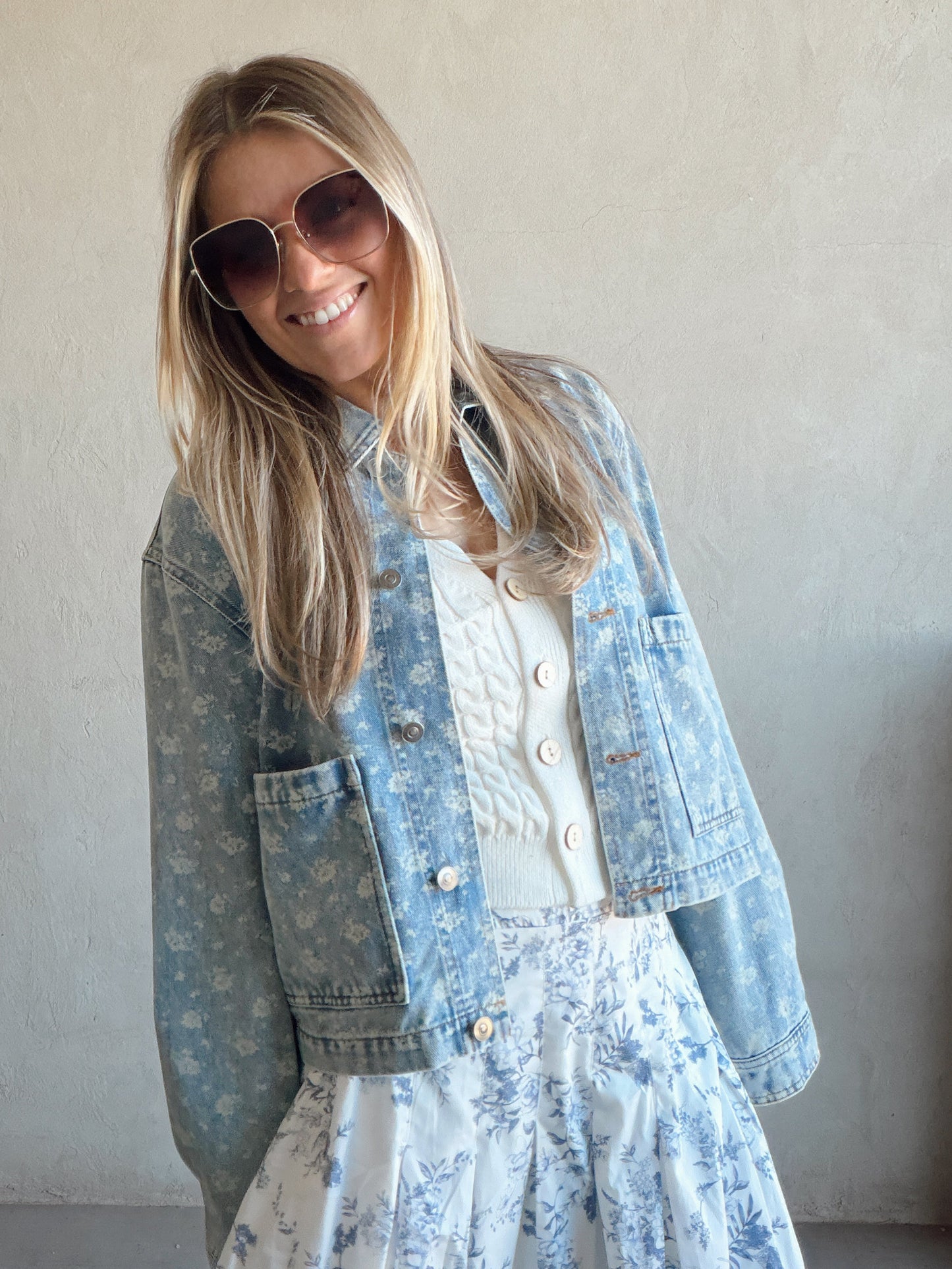 Capri V-Neck Vest in White