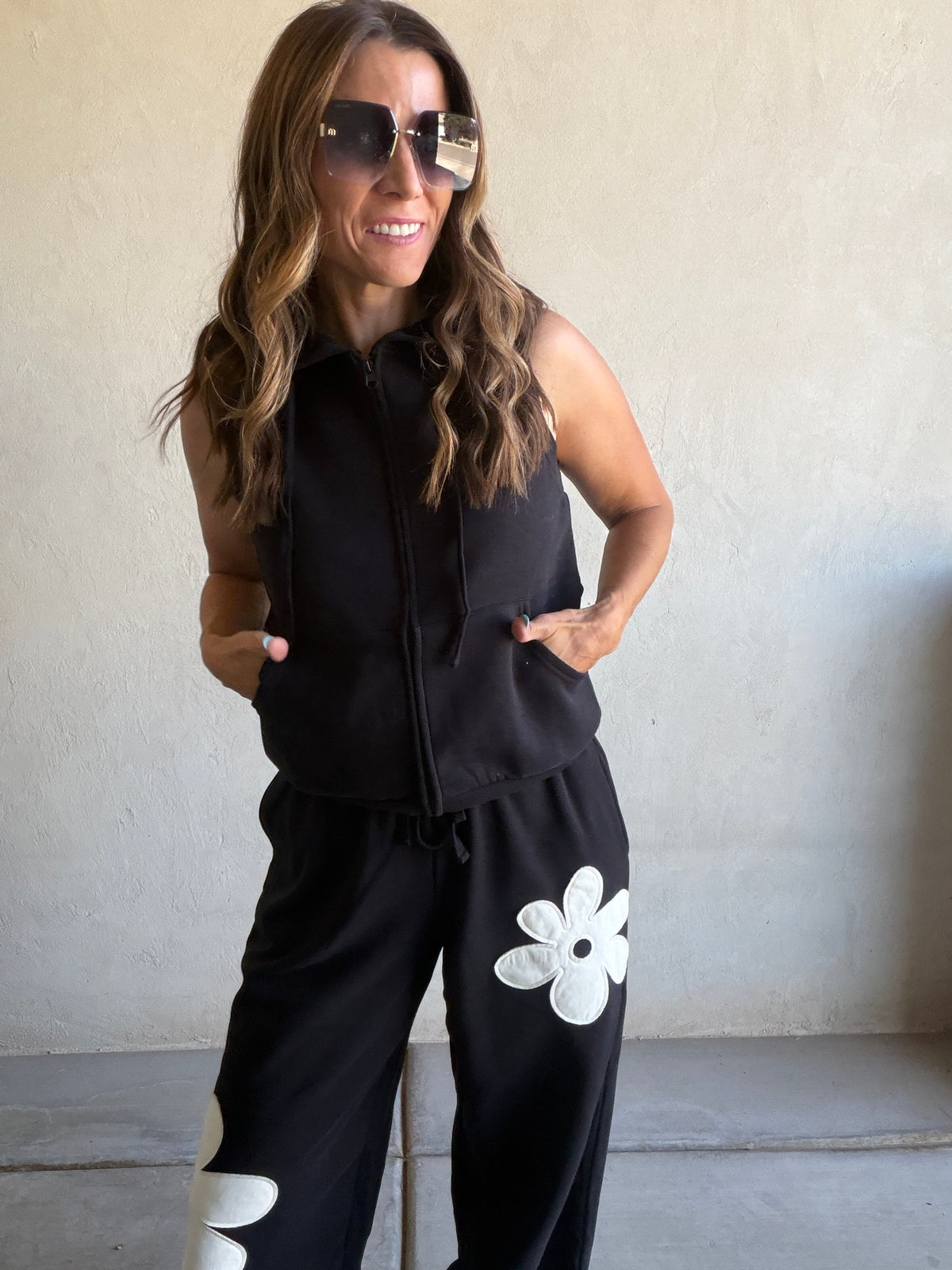 Flower Set in Black