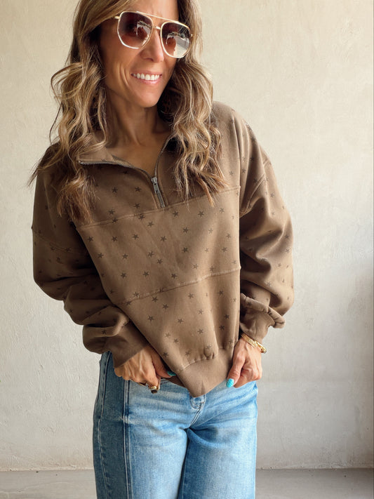 Bonnie Star Pullover in Chocolate