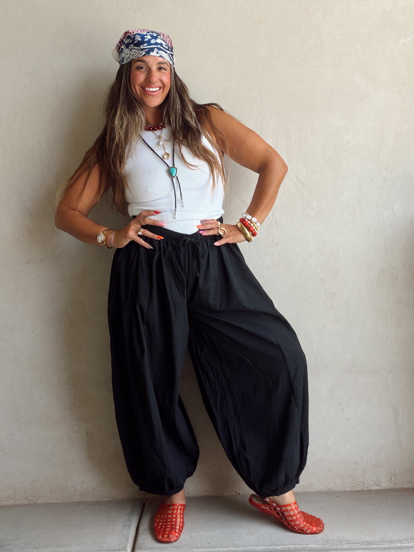 Tara Flowy Parachute Pants in Black