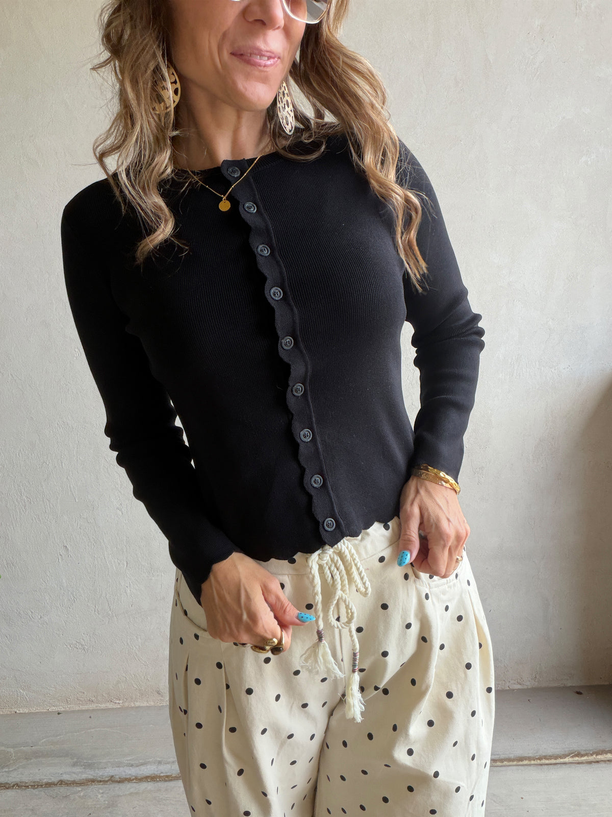 Caroline Scalloped Cardigan in Black