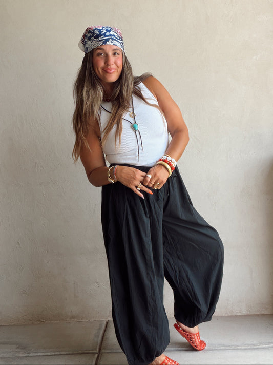 Tara Flowy Parachute Pants in Black
