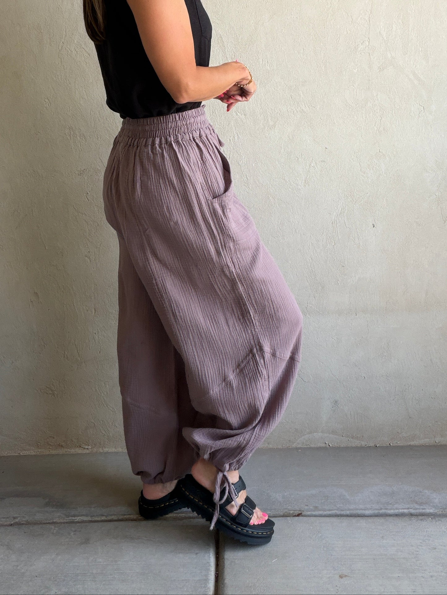 Leila Pants in Dark Lilac