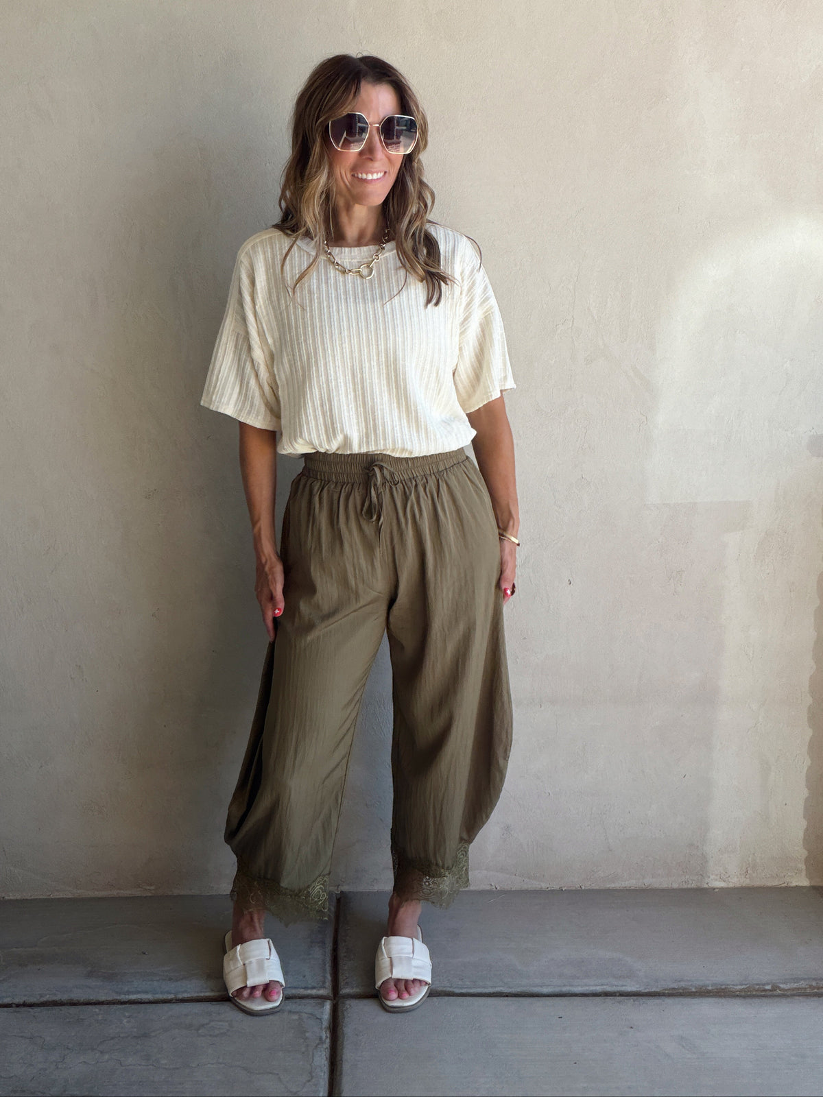 Bella Lace Detailed Pants in Olive