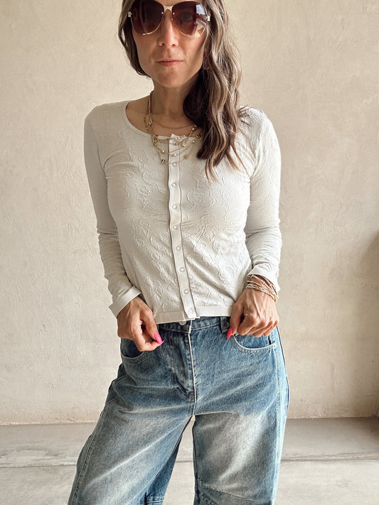 Annette Floral Textured Seamless Cardigan in Dolphin Gray